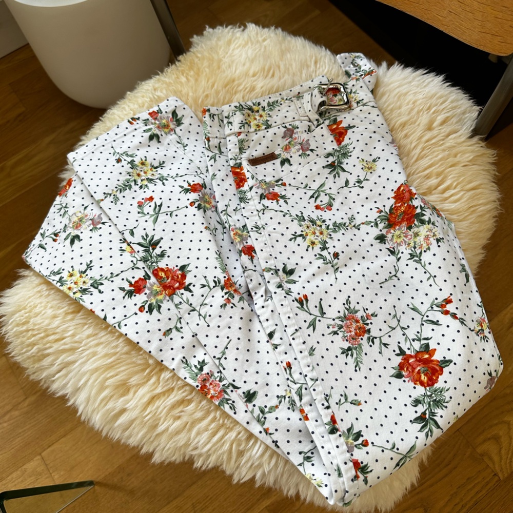 Dolce & Gabbana Vintage White Floral Cotton Pants, Size 26 / IT 40